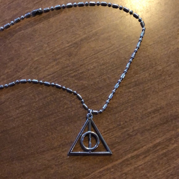 Hot Topic Jewelry - LIKE NEW Harry Potter Deathly Hallows Necklace